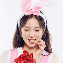 CHOI YUJIN